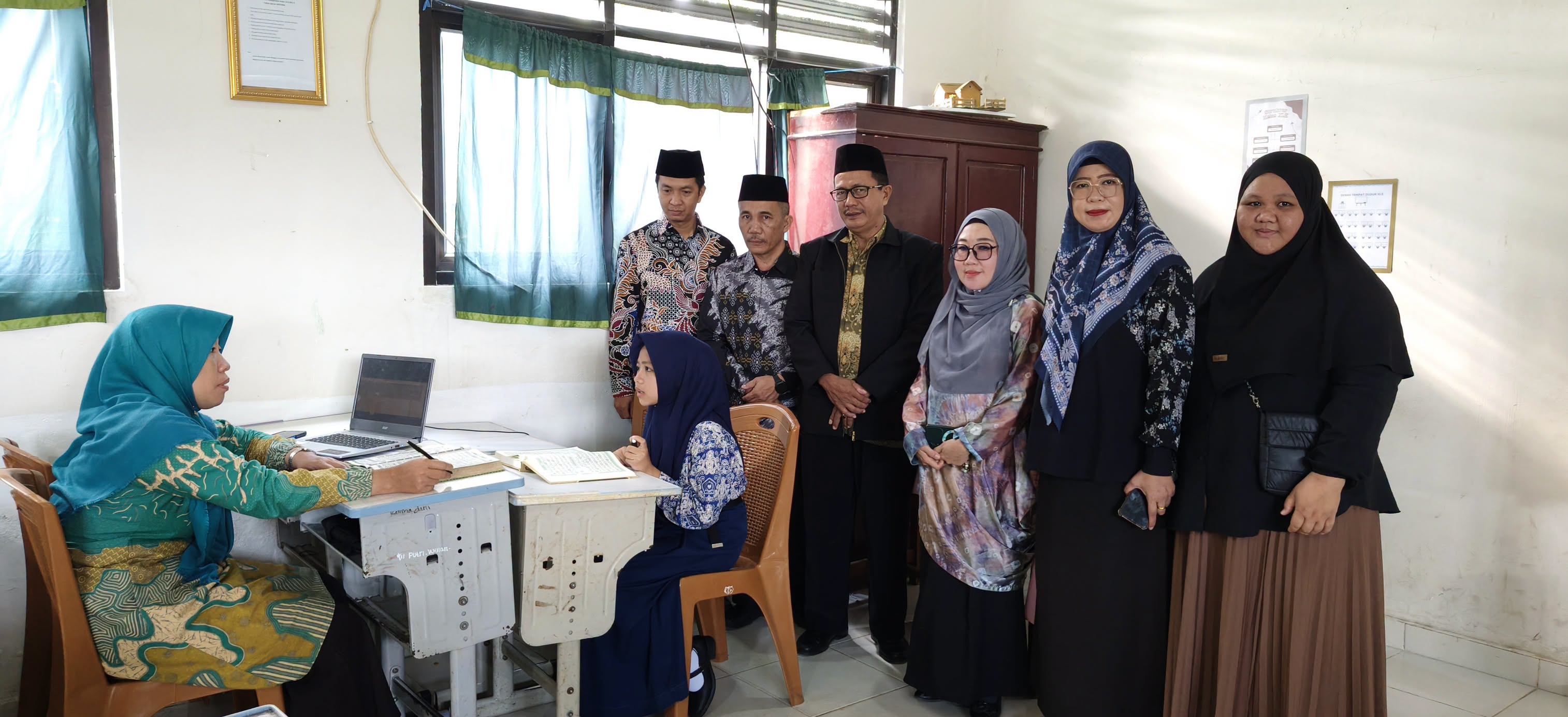 Tes Praktik Keagamaan PMBM MAN 1 OKU Berjalan Lancar, Kepala Madrasah Turut Memantau