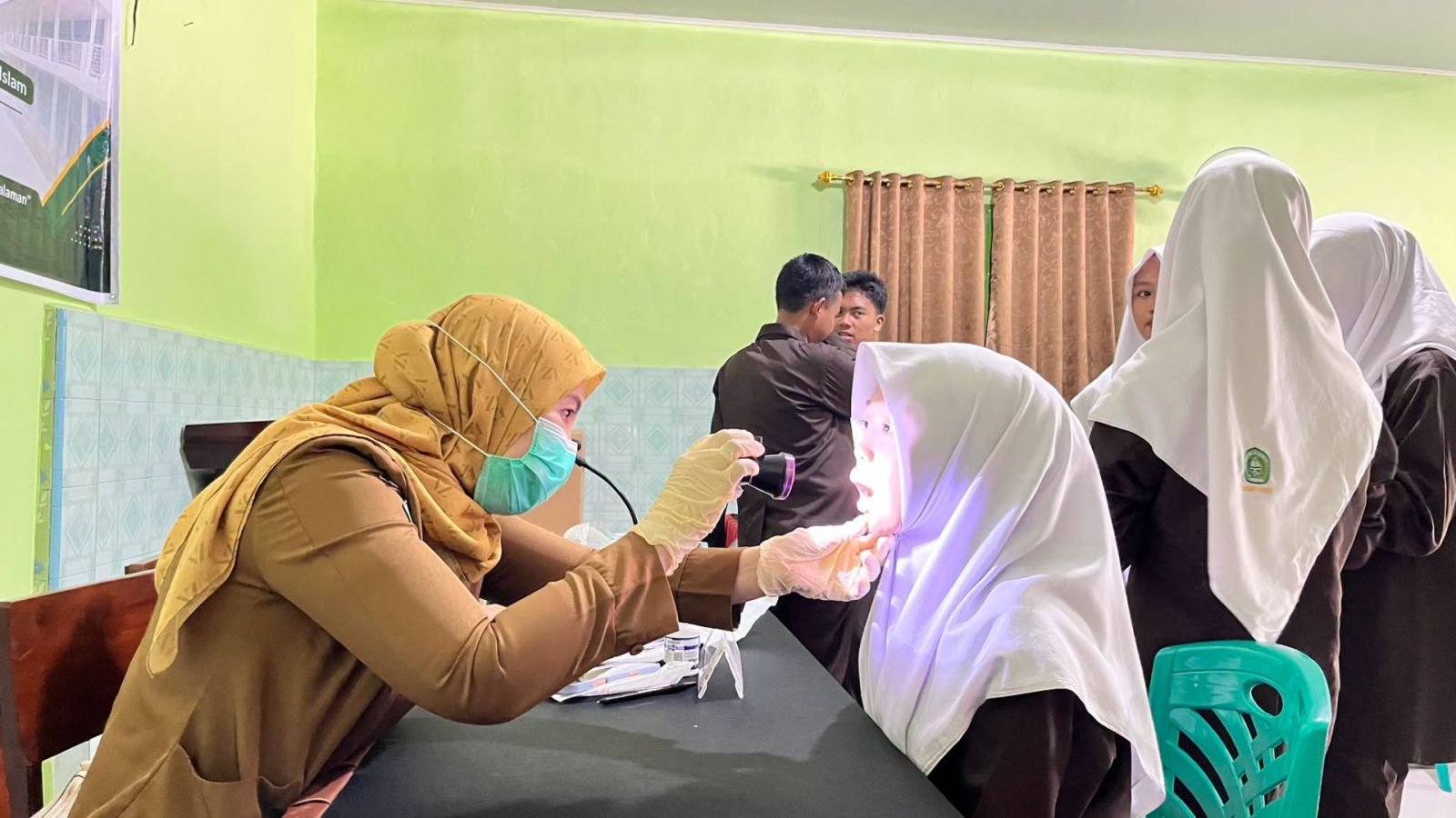 MAN 1 OKU Bersama Puskesmas Sukaraya Gelar Cek Kesehatan Gratis dan Skrining Siswa