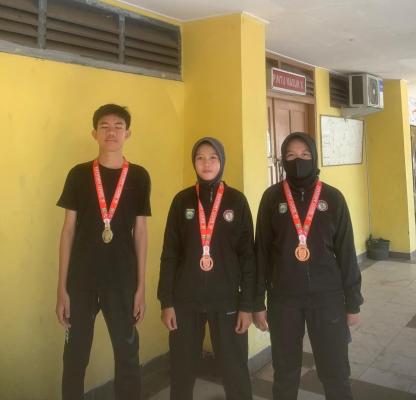 Tiga Atlet MAN 1 OKU Raih Medali di Kejuaraan Karate Lemkari Sumsel 2025