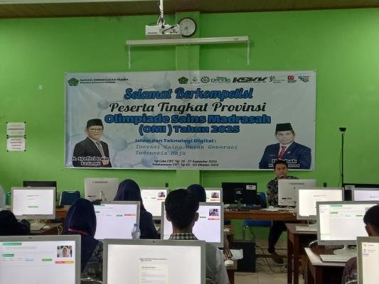 Kontingen MAN 1 OKU Hadapi Persaingan Ketat di Lomba Bidang Studi OMI 2025.