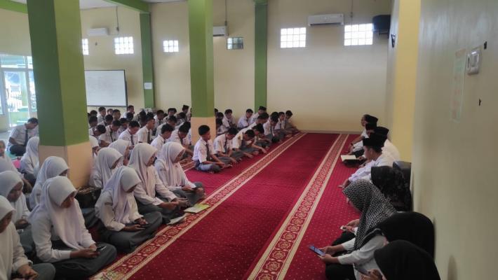 MAN 1 OKU Gelar Doa Bersama, Dukung Kafilah Sumsel di Ajang STQH Nasional 2025