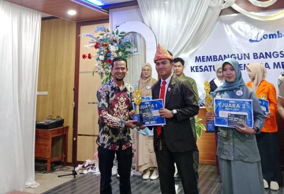 Rafi Ramanda Harumkan MAN 1 OKU, Sabet Juara 1 Pidato Bulan Bahasa FKIP Unbara