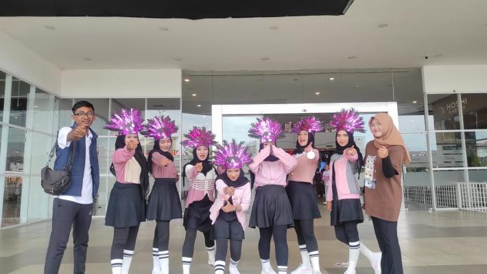 MAN 1 OKU Meriahkan Lomba Senam Kreasi “Tabola Bale” di City Mall Baturaja