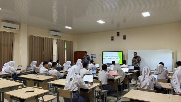 Gladi Bersih Tes Kemampuan Akademik Gelombang 2 di MAN 1 OKU Berjalan Lancar dan Tertib