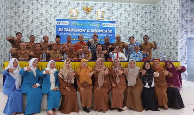 Guru MAN 1 OKU Ikuti Talkshow & Showcase Pelatihan Pembelajaran Mendalam Batch 1