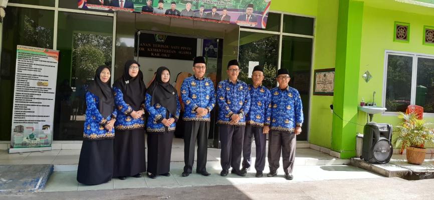Kepala MAN 1 OKU dan Perwakilan Guru Ikuti Apel Gabungan Kemenag OKU