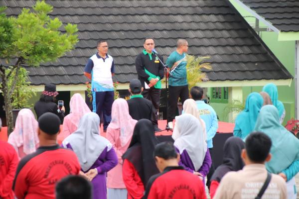 Kakankemenag Beri Sambutan pada Senam Sehat Hari Amal Bakti ke-80 di MAN 1 OKU