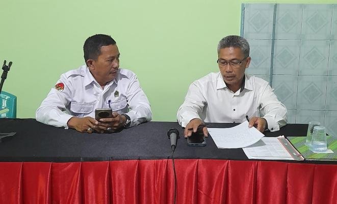 Kepala MAN 1 OKU Pimpin Rapat Awal Semester Genap Bersama Pegawai Madrasah