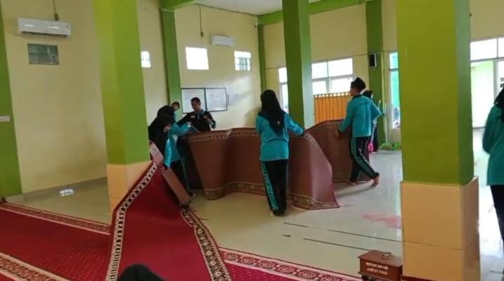 MAN 1 OKU Ikuti Program Nasional Geber Bersih-Bersih Masjid 2026