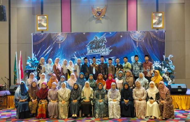 Seluruh Guru dan Pegawai MAN 1 OKU Diundang Hadiri Acara Perpisahan di Ballroom The Zuri Baturaja