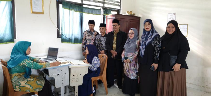 Tes Praktik Keagamaan PMBM MAN 1 OKU Berjalan Lancar, Kepala Madrasah Turut Memantau