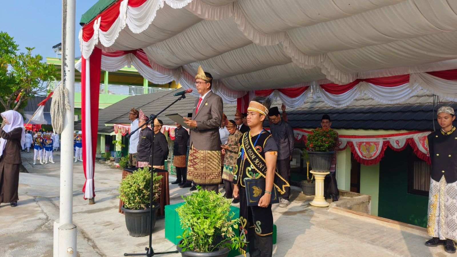 Upacara Peringatan HUT RI ke-81 di MAN 1 OKU Berlangsung Khidmat