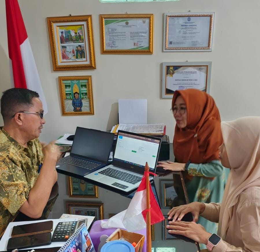 MAN 1 OKU Rampungkan Submit E-Monev PPID ke Komisi Informasi Provinsi Sumatera Selatan.