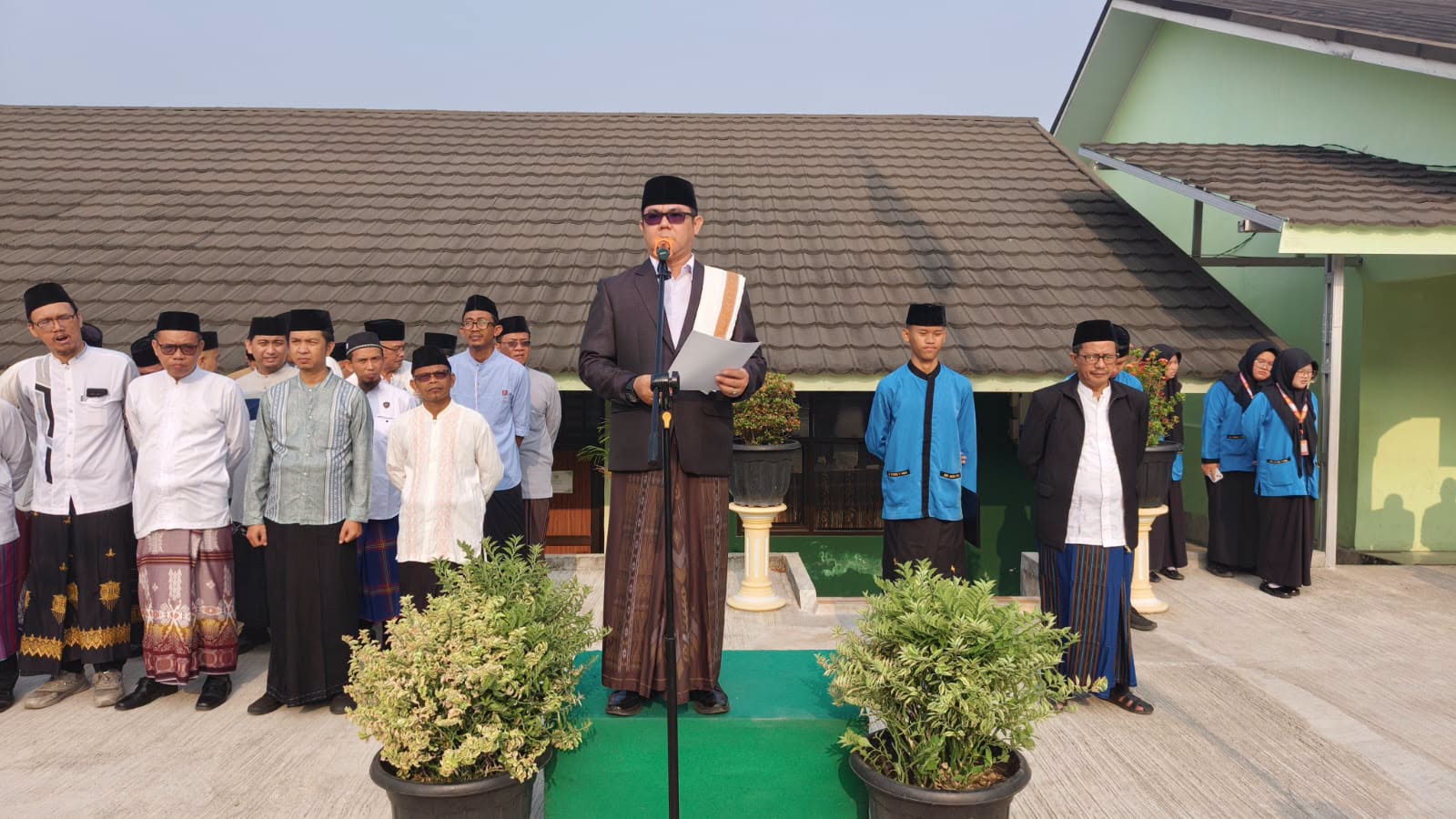 Upacara Hari Santri 2026 di MAN 1 OKU Teguhkan Peran Santri Menuju Indonesia Emas